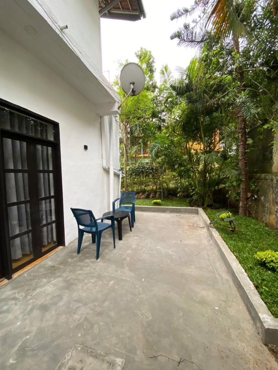 Pearl Villa Rooms And Hostel Unawatuna Eksteriør billede